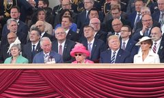 Mateusz Morawiecki na obchodach 75. rocznicy lądowania aliantów w Normandii. Premier wśród gości