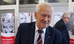 Kornel Morawiecki nie chce baz amerykańskich w Polsce. "My się starajmy poprawić stosunki z Rosją"