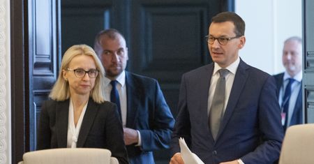 Próg podatkowy w PIT bez zmian od dekady. Pół miliona Polaków na tym cierpi