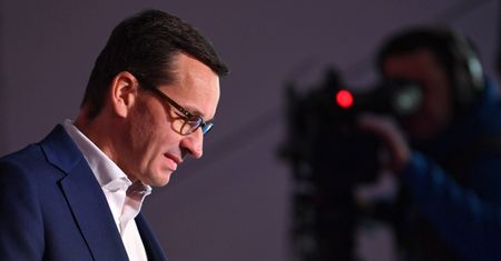 Sondaż: spada poparcie dla rządu i premiera. Coraz mniej "obojętnych"