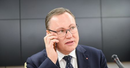 Afera SKOK. Fundacje powiązane senatorem Biereckim próbowały zdeponować pieniądze w banku Czarneckiego