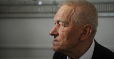 Jankowski: "Zwycięstwo romantycznego bohatera – wspomnienie o Kornelu Morawieckim" (Opinia)