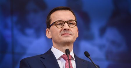 Samorządy ostro zareagowały na zarzuty premiera. "Niech rząd przejmie wypłatę wynagrodzeń nauczycieli"