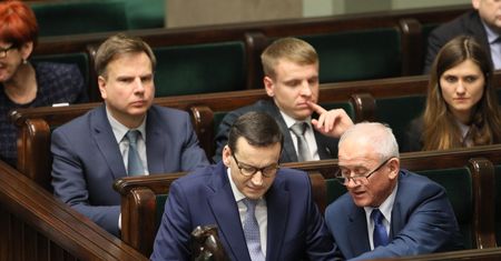 Międzynarodowi eksperci miażdżą ustawę ws. cen prądu. "Bruksela się na nią nie zgodzi"