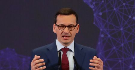 Działka Morawieckiego. Ksiądz, który sprzedał grunty premierowi, awansował na generała