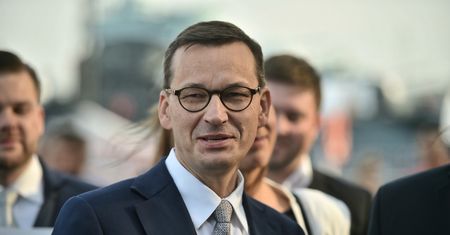 Mateusz Morawiecki też kibicował siatkarzom. Pochwalił się uroczym zdjęciem