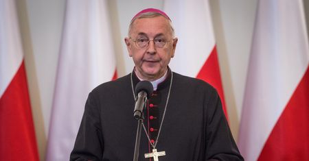 Księża oburzeni po zakazie abpa Stanisława Gądeckiego. "Traktuje się nas jak osły"