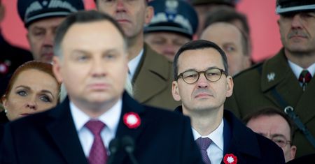 Byli ambasadorowie RP oburzeni zachowaniem prezydenta i premiera. "Dyplomatyczne dyletanctwo"