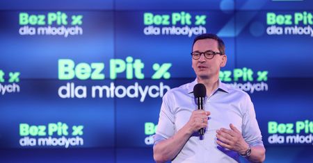 Zerowy PIT do 26. roku życia przyjęty. Premier spotkał się z młodymi