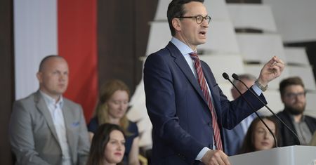 Premier Morawiecki w Gdańsku. Mówił o "wściekłych atakach"