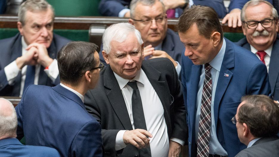 Sondaż. Prawo i Sprawiedliwość utrzymuje się na prowadzeniu