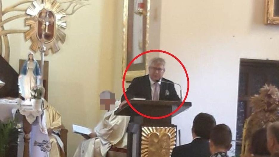 Ryszard Czarnecki na ambonie w kościele na Dolnym Śląsku 