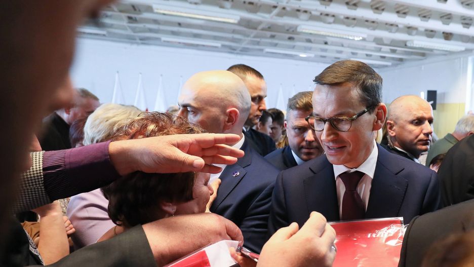 Premier Mateusz Morawiecki na spotkaniu z wyborcami w Grójcu.