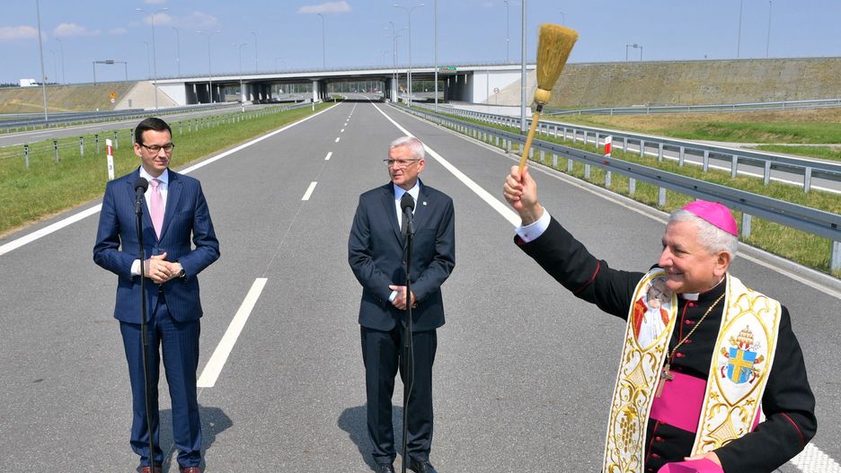 Odcinek nowej drogi został już oficjalnie poświęcony.