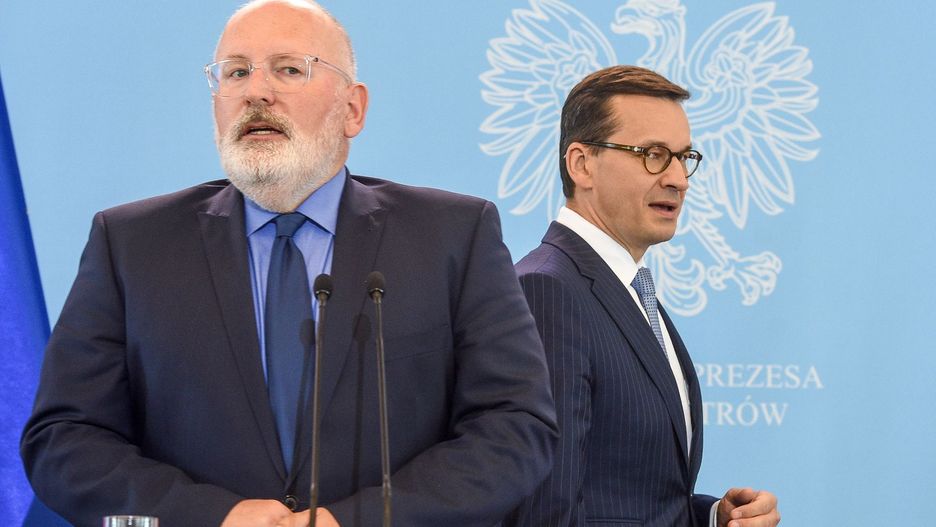 Wiceprzewodniczący Komisji Europejskiej Frans Timmermans i premier Mateusz Morawiecki.