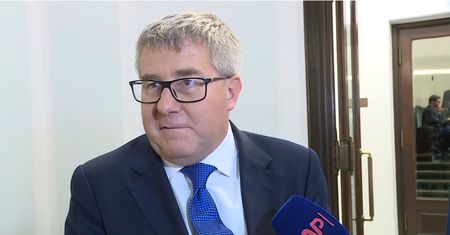 Ryszard Czarnecki o zakazie otwierania trumien. "To było pod dyktando strony rosyjskiej"