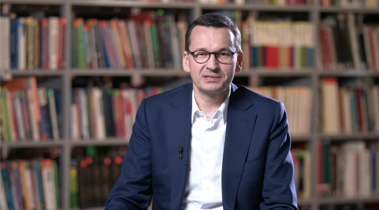 Wybory parlamentarne 2019. Mateusz Morawiecki odpowiadał na pytania na Facebooku. Wspominał ojca