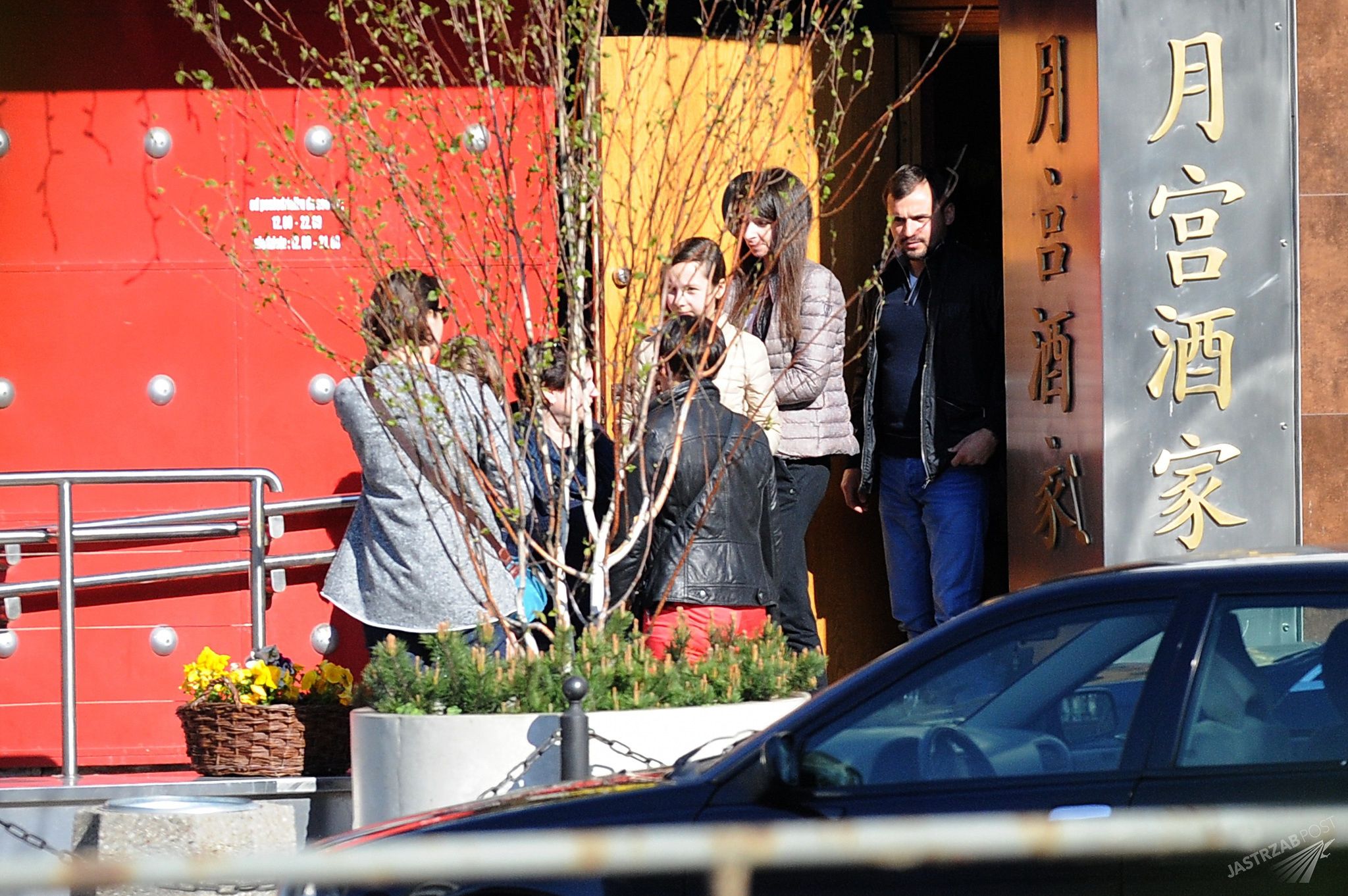 Rozwód Marty Kaczyńskiej i Marcina Dubienieckiego: Para wychodzi z restauracji z Gdyni Paparazzi