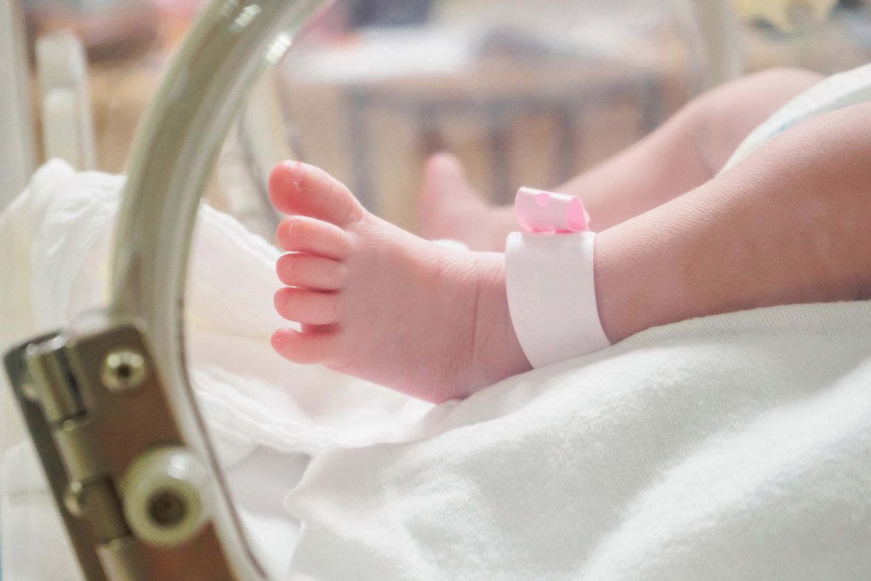 Kobieta zakażona koronawirusem urodziła zdrowe dziecko