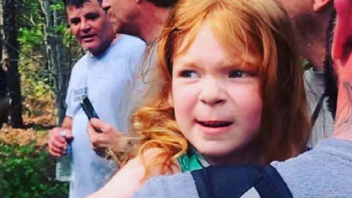 4-letnia dziewczyna z Alabamy zgubiła się na spacerze. 2 noce spędziła u boku swojego psa.