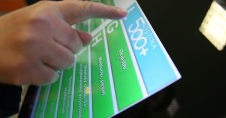 Opóźnienia w wypłacie 500 plus. Urzędnicy przyznali, że chodzi o tysiące przypadków