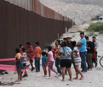 Plac zabaw na granicy USA i Meksyku. Dzieci pozostają poza wszelkimi podziałami