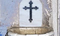 Kobieta wypędzała z córki i męża demony. Teraz nie może się do nich odzywać