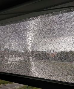 Gdańsk. Zbita szyba w biurze Lecha Wałęsy