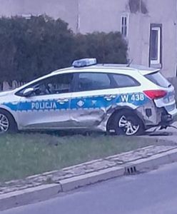 Wypadek radiowozu. Trzy osoby trafiły do szpitala