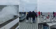 Kołobrzeg: Wielkanocne popołudnie nad Bałtykiem. Wiatr nie przeszkodził w spacerach [ZDJĘCIA]