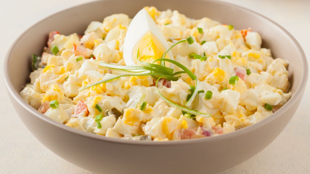 Sałatka z jajkiem i ogórkiem