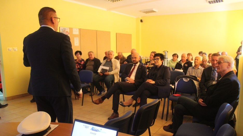 W Bełchatowie seniorzy uczyli się, jak być bezpiecznymi na drodze