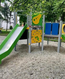 Zabrze. Dzieci w Rokitnicy już mają nowy plac zabaw. Boisko Walki doczeka modernizacji