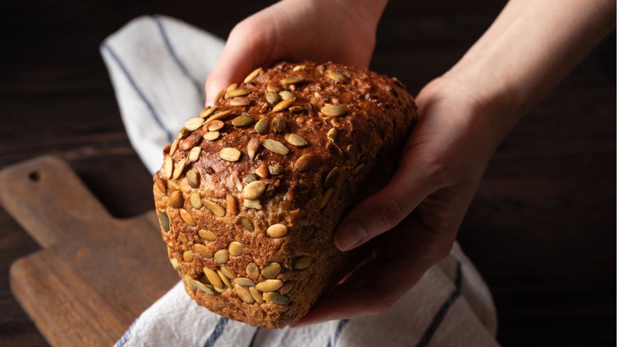 Bochenek pozostaje miękki i wilgotny przez kilka dni