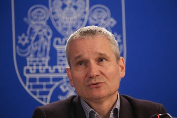 Tysiące na delegacje. Gdzie, kiedy i za ile podróżowali prezydent Poznania i jego zastępcy? Przedstawiamy listę!