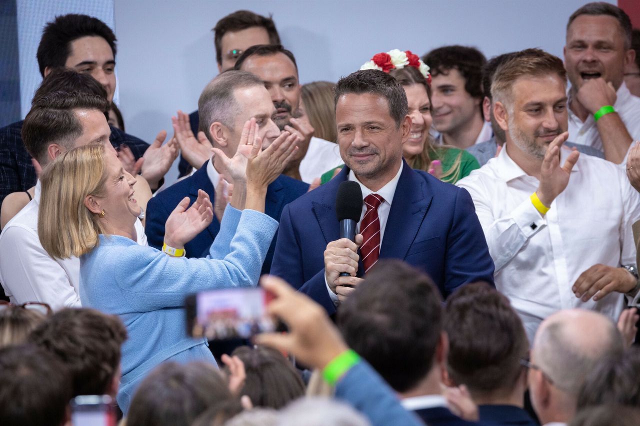 Trzaskowski upomniał ludzi w sztabie. Ekspert mowy ciała: to wiele o nim mówi