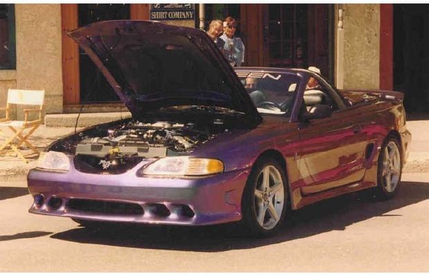 1997 - Saleen S281-C Extreme Rainbow - pomalowano nawet niektóre części silnika