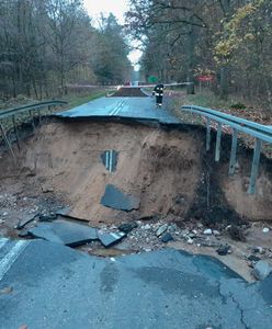 Koszmar w Łobzie. Droga zamieniła się w ośmiometrowy lej