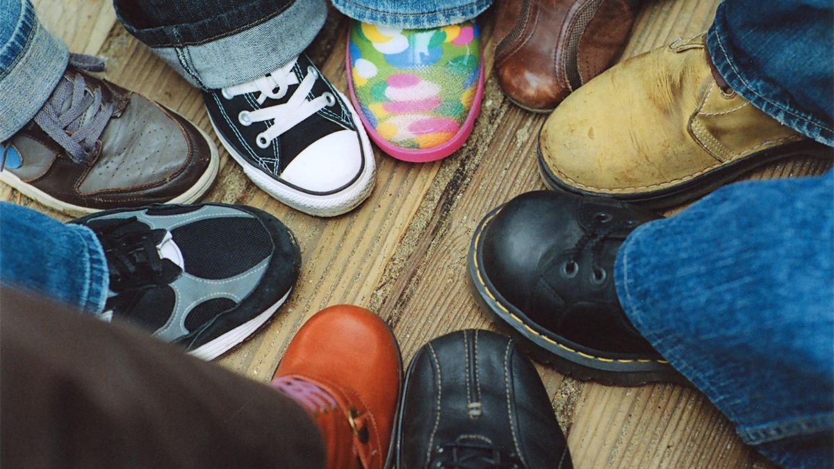 Jak wybrać odpowiednie obuwie, a jakiego unikać? Eksperci ocenili