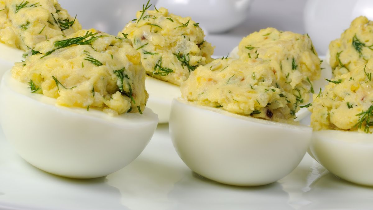 Jajka faszerowane delikatną pastą z koperkiem