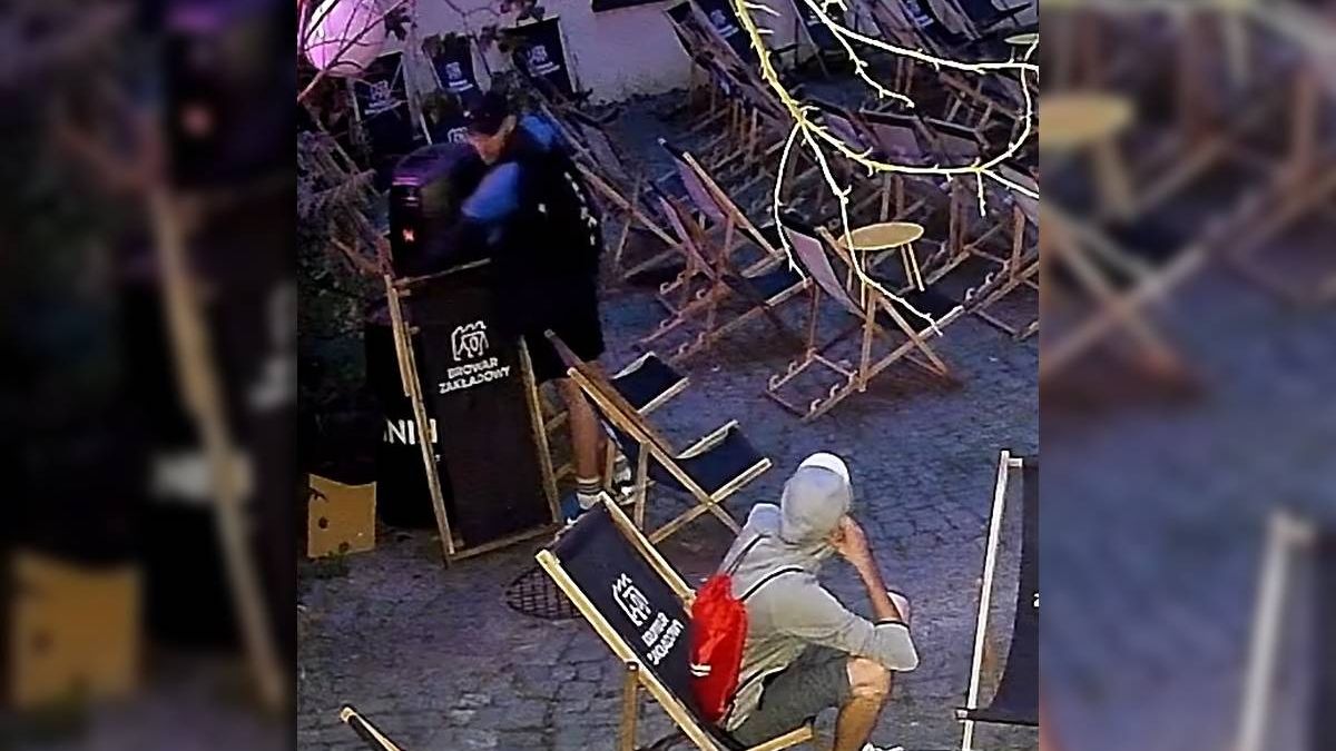 Moment kradzieży głośnika z podwórka lokalu Sezon na Starym Mieście