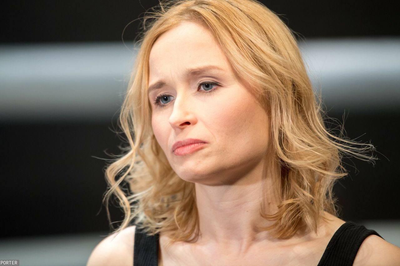 "Nie czuję się bezpiecznie". Widz nagrał Bartoszewicz nagą na scenie