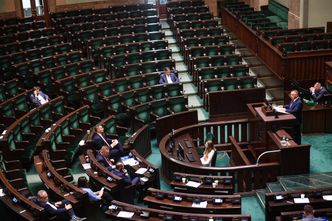 Inflacja "zjada" kraj. Politycy już pracują nad podwyżkami swoich pensji