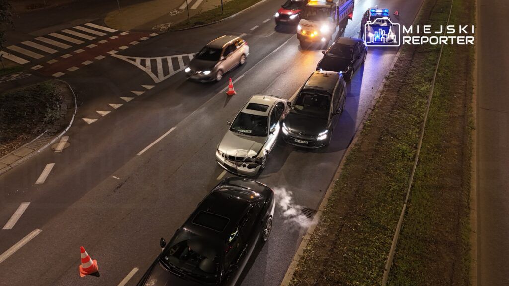 Warszawa: Kolizja na Targówku. Sprawca oddalił się z miejsca zdarzenia