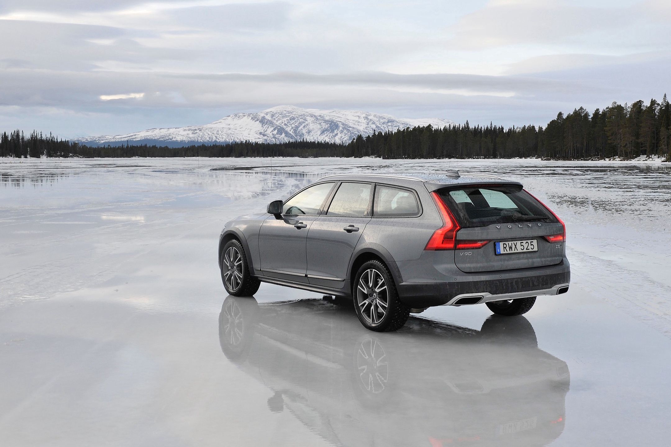 Volvo V90 w wersji Cross Country