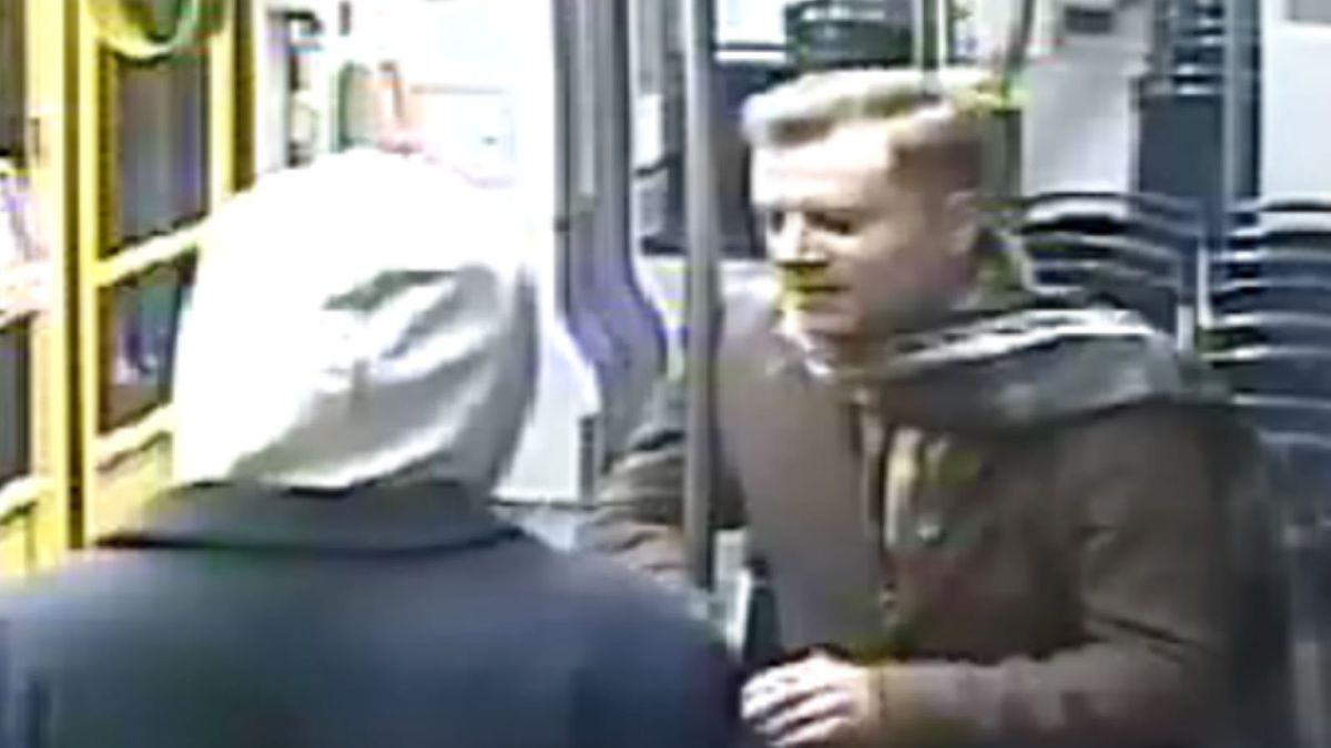 Policja pokazała twarz. Miał uderzyć motorniczego