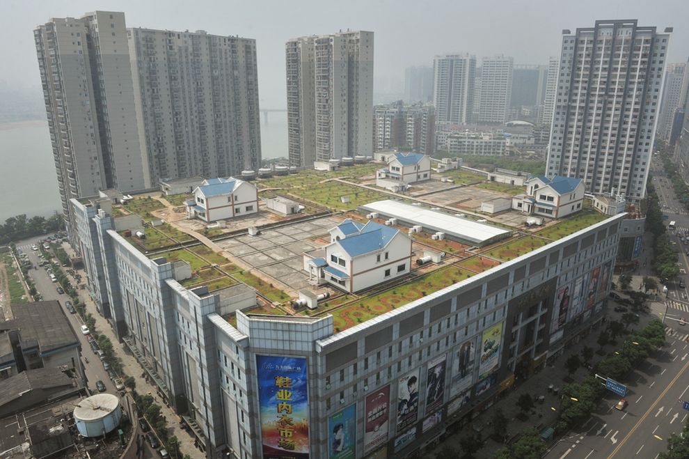 Domy na dachu centrum handlowego w Zhuzhou (Fot. Esquire.ru)