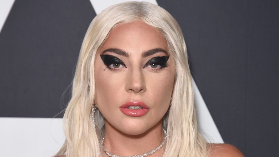 Wspaniały gest Lady Gagi. Oddała kurtkę swojej fance