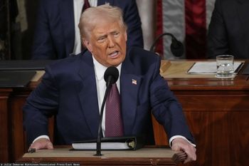 Trump popełnia fatalny błąd? "Podważa siłę nacisku USA"