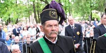 Tysiące pielgrzymów w Piekarach Śląskich. O wierze i rodzinie